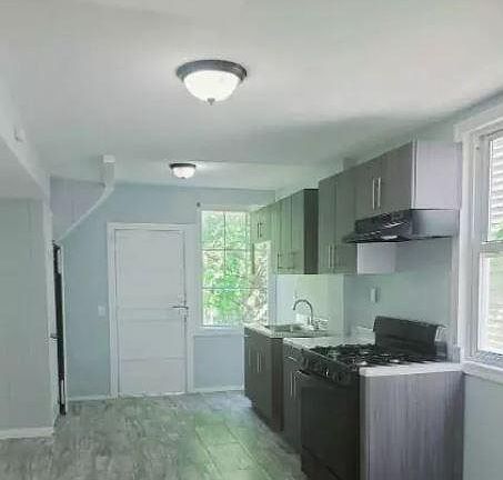 2nd image of 53 Welland Ave APT 3F