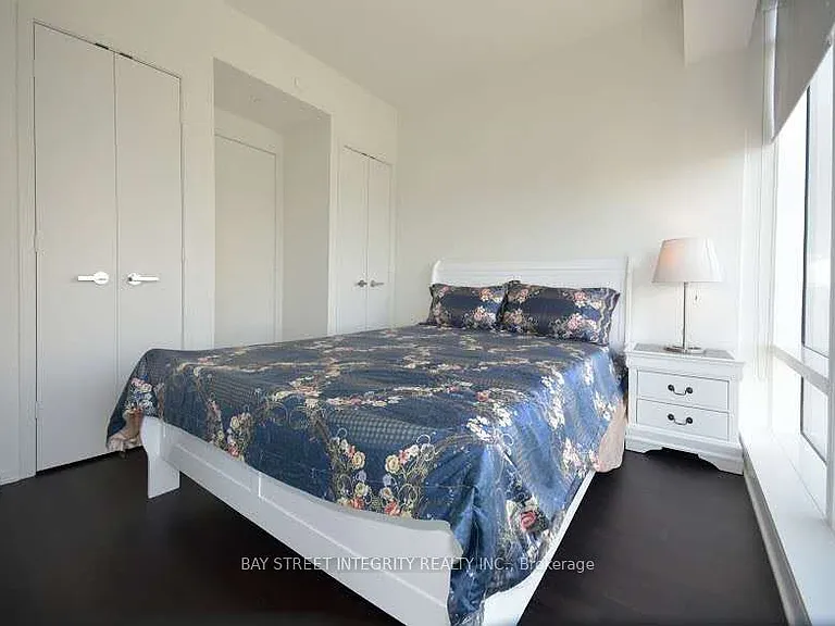 1 Bloor St E #3801 — Photo 6