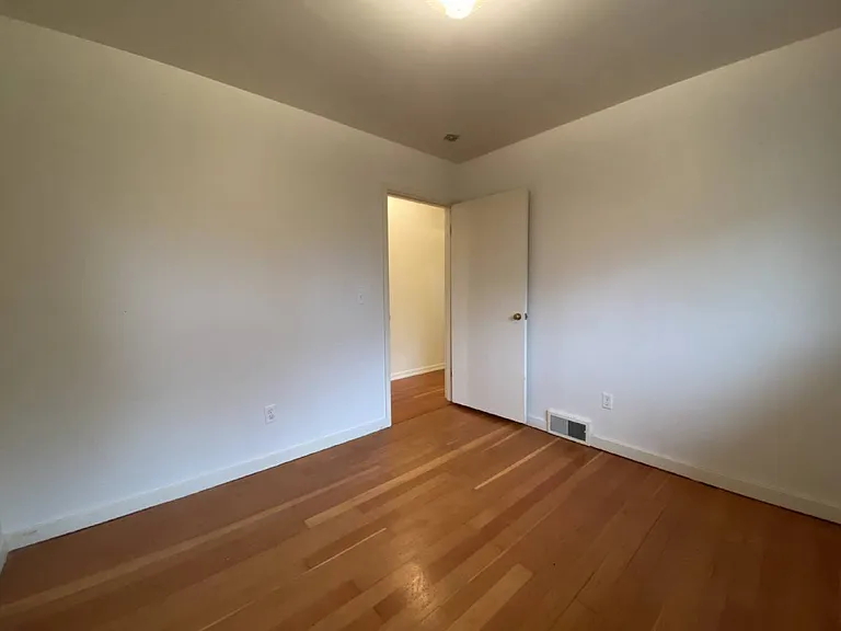 1608 E St — Photo 8