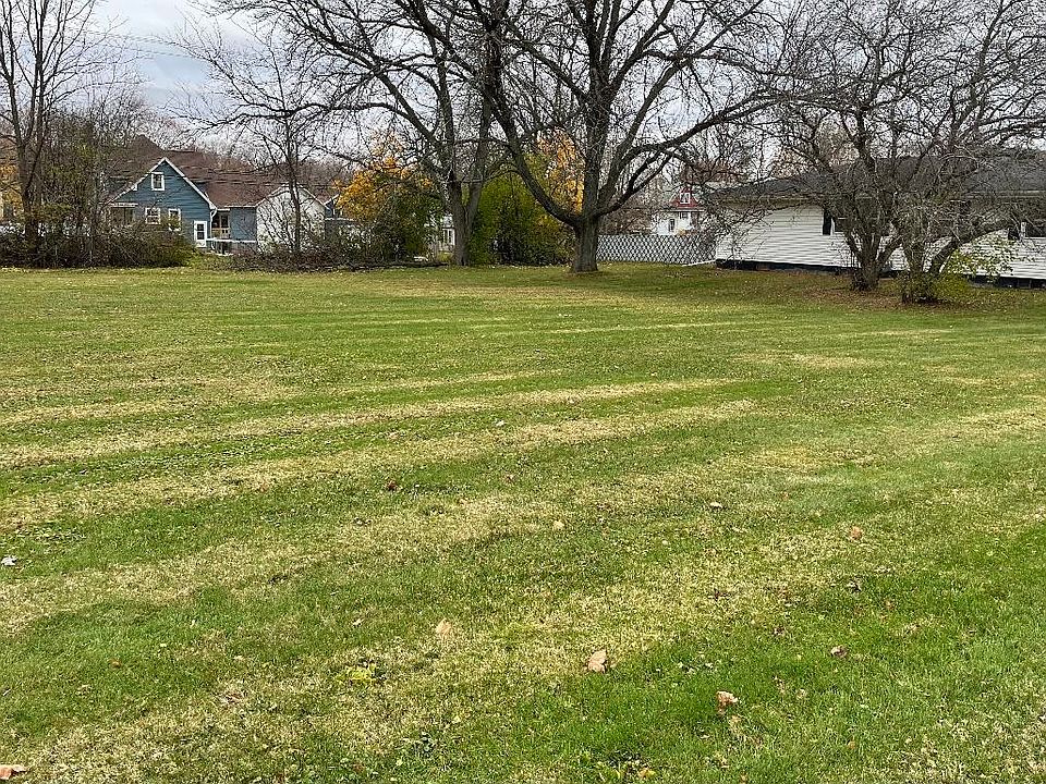 2nd image of LOT 10 Center Cir