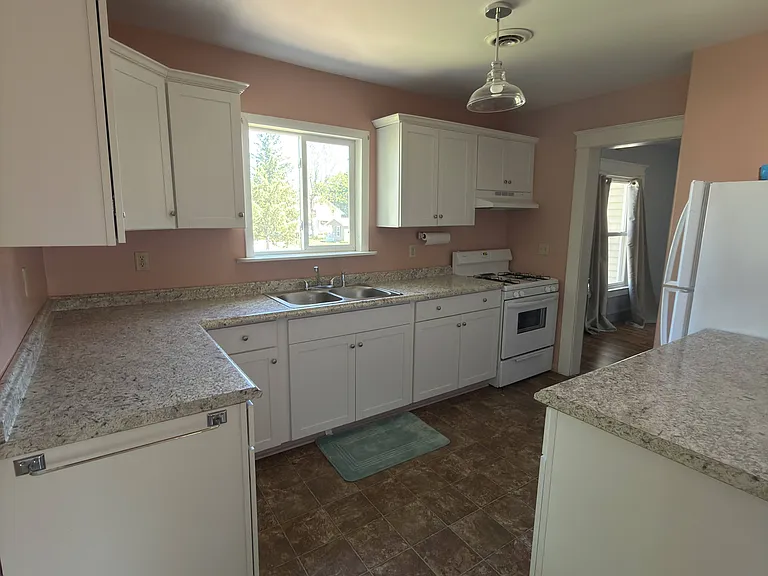 Seneca Pl — Photo 6