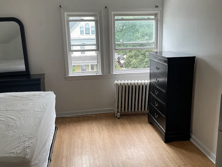 31 Saint Andrews Pl #10 — Photo 2
