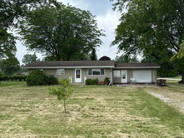 967 Huron Crest Dr, Bad Axe, MI 48413