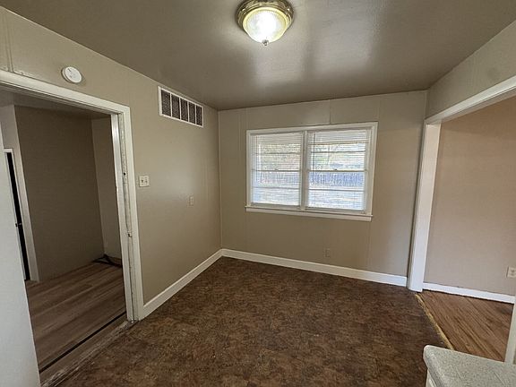 3rd image of 3018 38th St