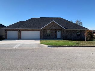 1931 N Brookhollow Dr, Nixa, MO 65714