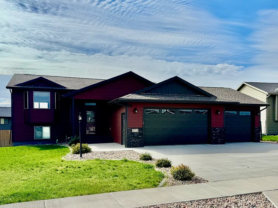 3713 Remington Rd