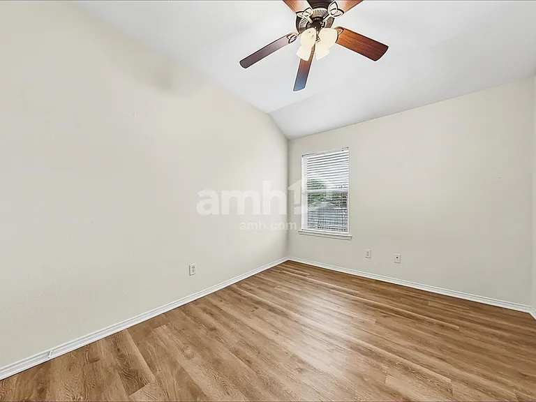 10702 Nantucket Dr — Photo 15