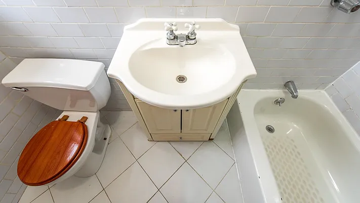 Rented by Nooklyn NYC LLC | media 27