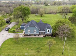 19817 S Clare Rd, Spring Hill, KS 66083