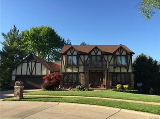3 Rhinegarten Dr, Florissant, MO 63031