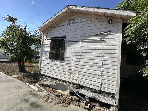 505 N Francis St, Bishop, TX 78343