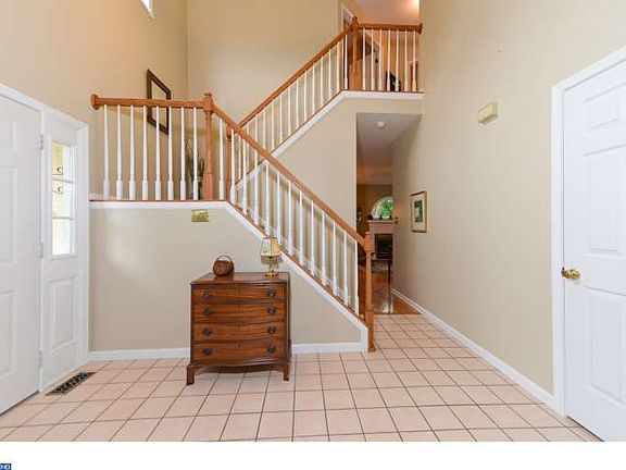 4th image of 702 Christopher Dr