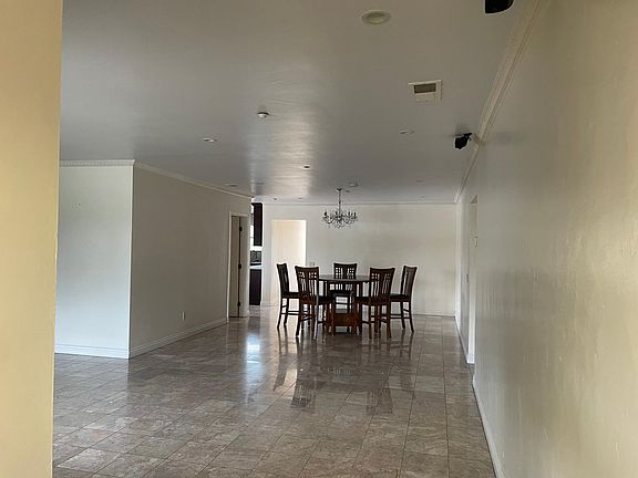 5th image of 929 Abbot Ave #A