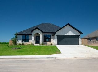 1321 Red Rock Rd, Hewitt, TX 76643