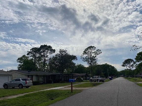 4th image of 717 Marshall Rd