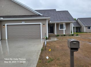 522 McKinley Ct, Three Rivers, MI 49093