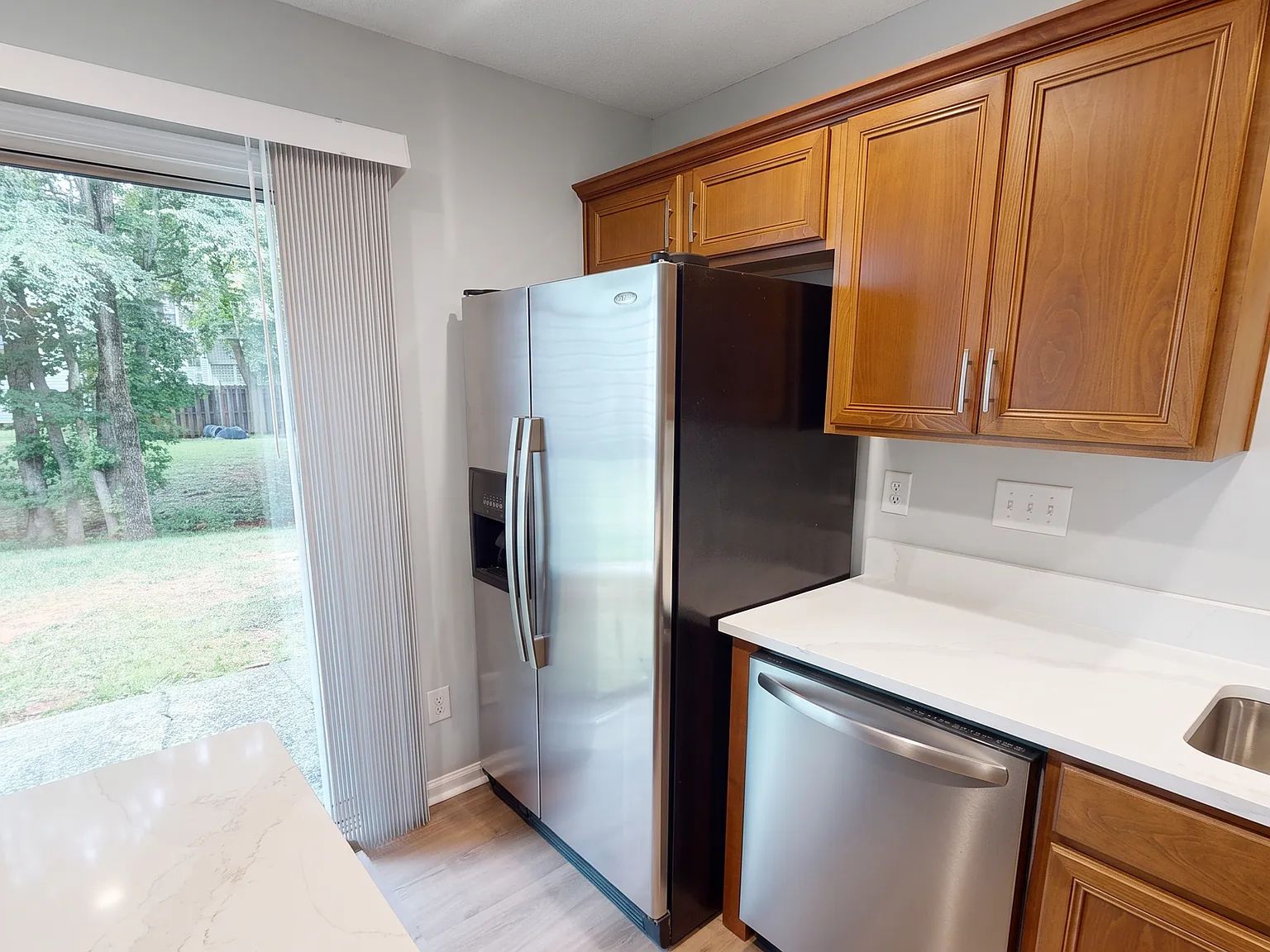 2 bed, 2.5 bath, 1309 sqft, $1,695 — Photo 2