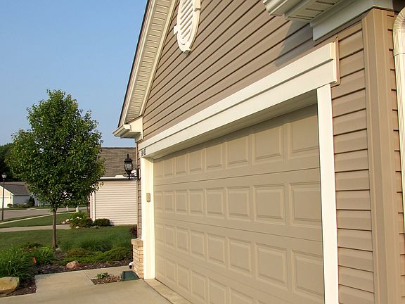 3rd image of 38483 Revere Dr
