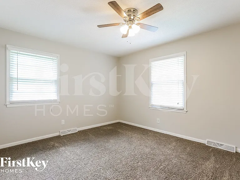 111 Johnston Pkwy — Photo 12