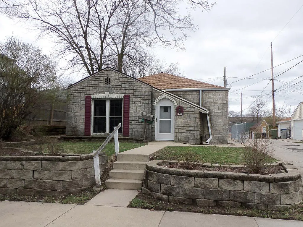 6311 W Dixon St photo 1