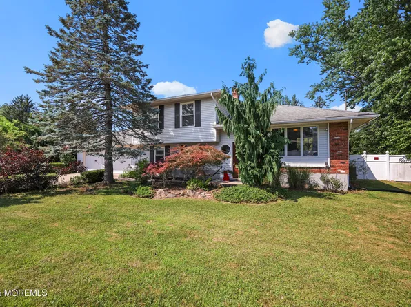 41 Alan Terrace, Howell, NJ 07731
