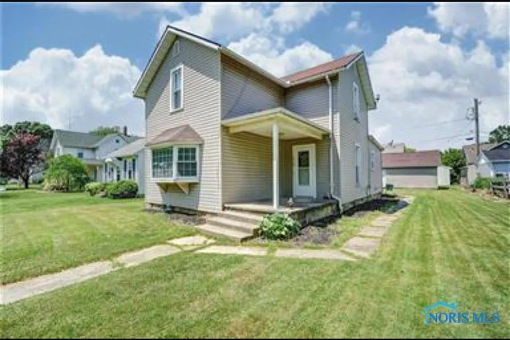 310 Perry St photo 1