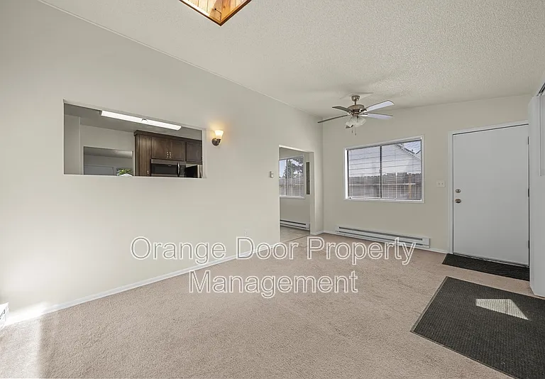834 S 72nd St — Photo 15