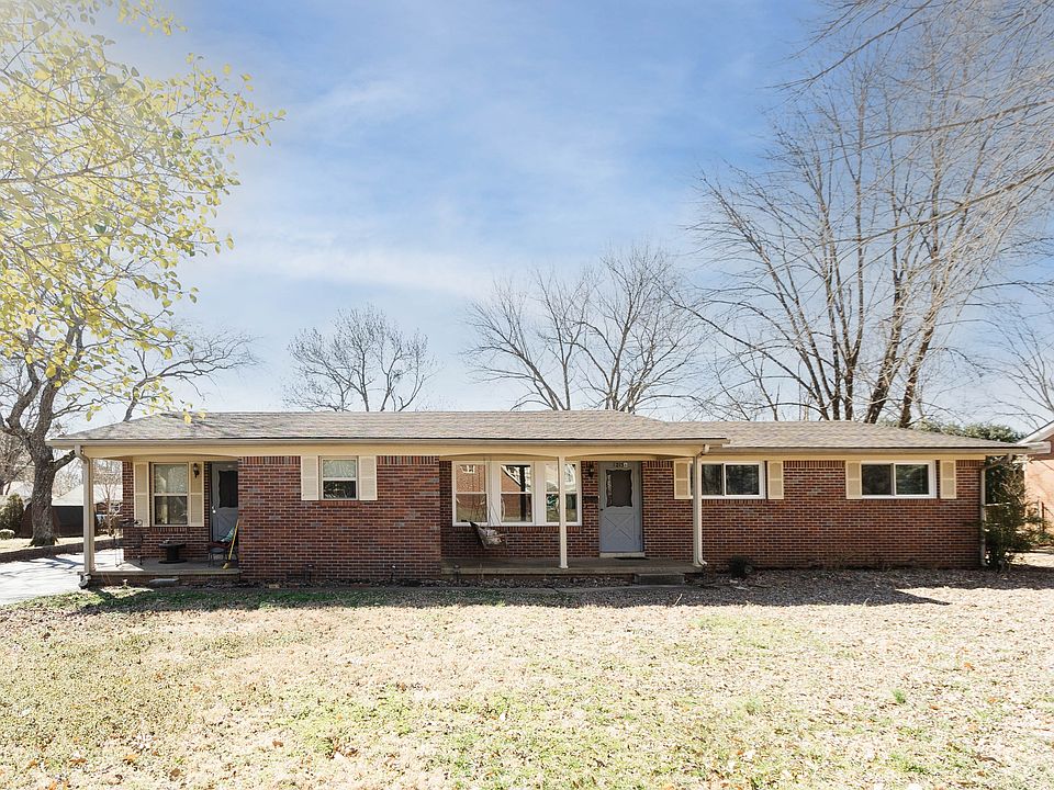 1st image of 1215 Dogwood Dr #A