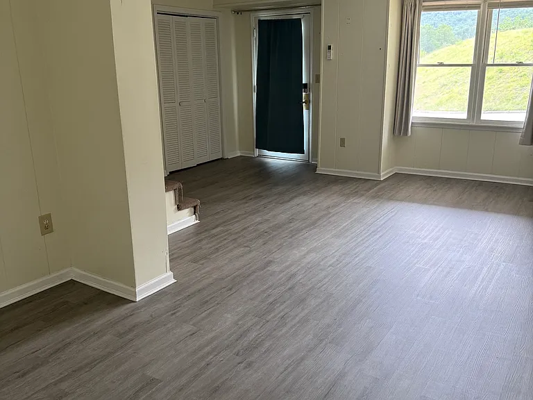 400 Stone Ridge Blvd — Photo 10