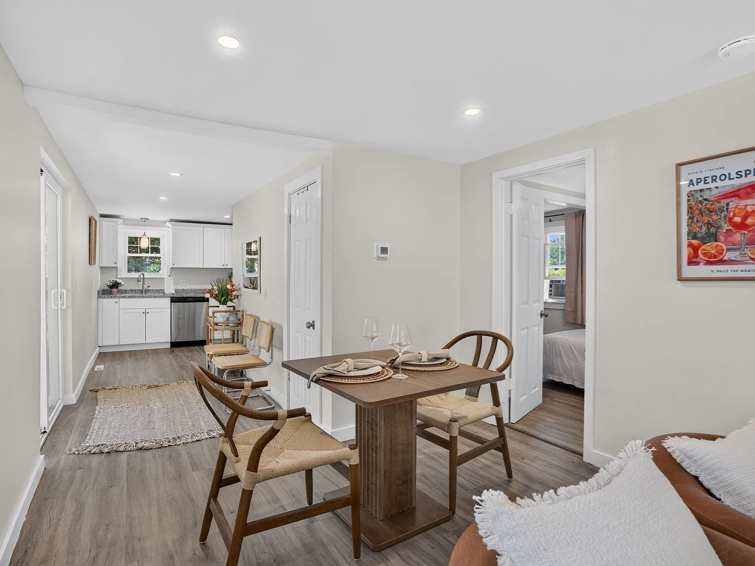 2 bed, 1.0 bath, 704 sqft, $2,450 — Photo 4