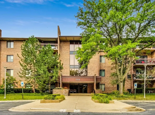 7525 Nantucket Dr APT 203, Darien, IL 60561