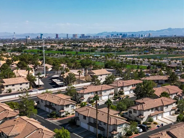 8013 Divine Dr, Las Vegas, NV 89128