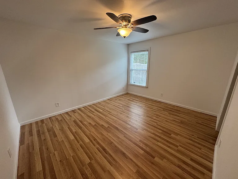 2318 Fenwick Dr — Photo 15