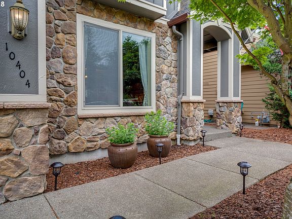 2nd image of 10404 NE 122nd Ave