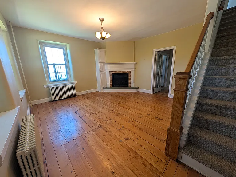 9413 Kings Hwy — Photo 7