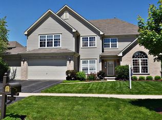 39W210 Preston Cir, Geneva, IL 60134