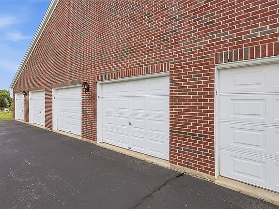 4th image of 2275 Pinnacle Ct APT 310