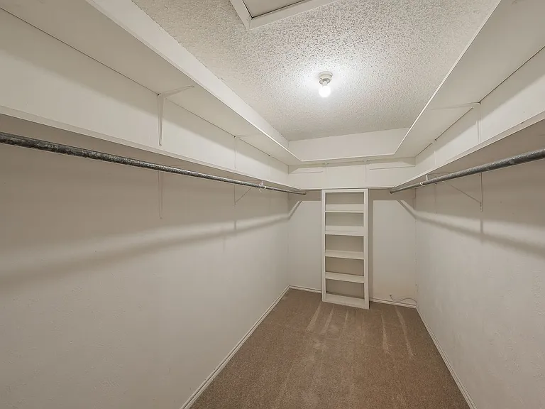 3704 Hulen Park Dr — Photo 36