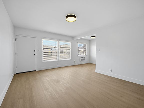 5th image of 6416 S Victoria Ave #2