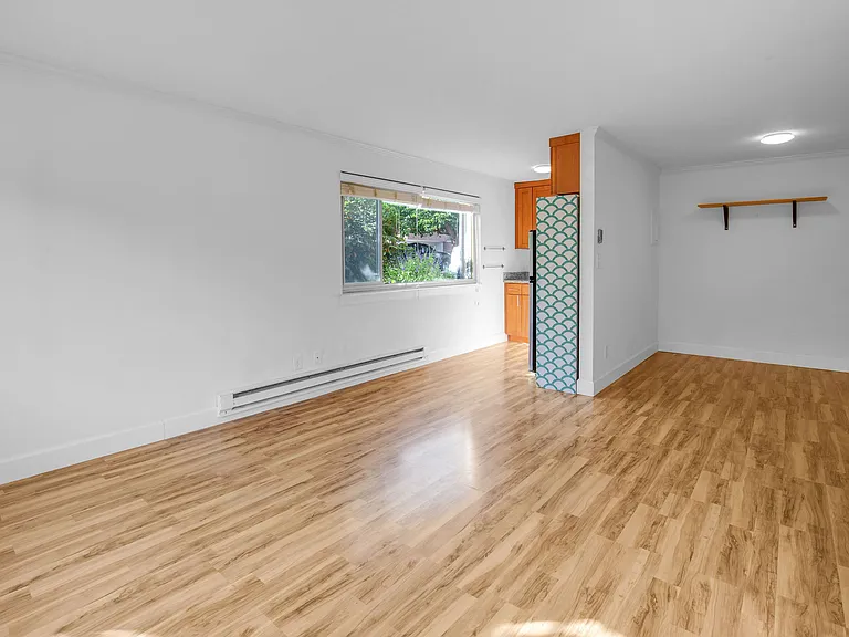 4451 Woodland Park Ave N #2 — Photo 3