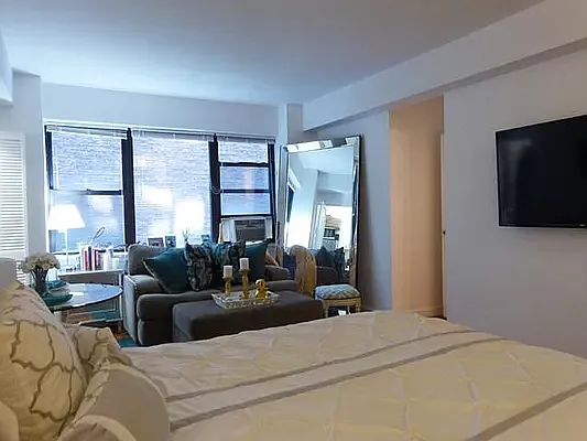 Rented by Ovation Properties, LLC | media 25