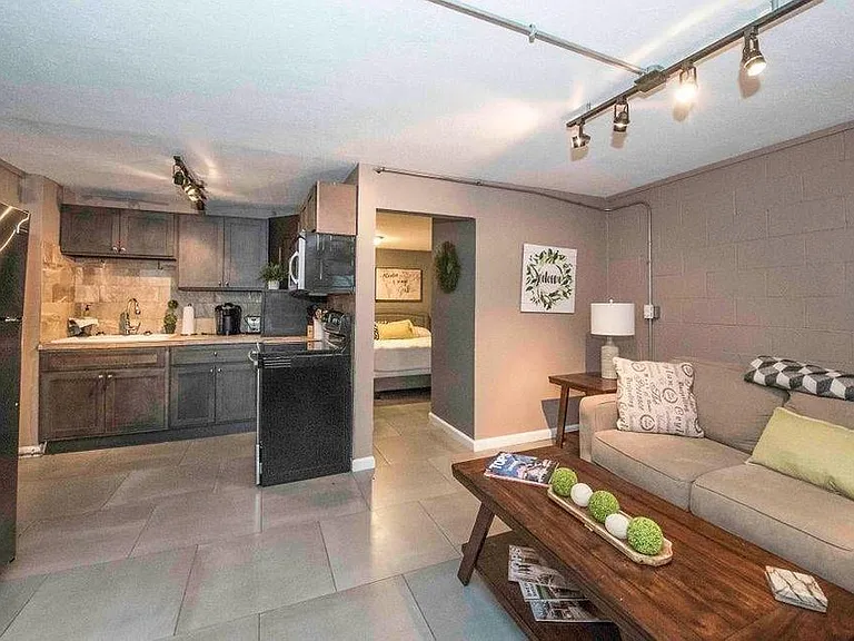 517 Patterson St #8 — Photo 2