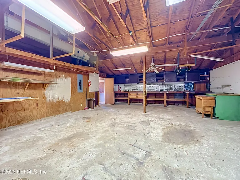 101 S Oakridge Ave — Photo 19