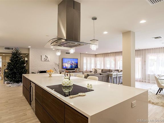 4th image of 14 Pelican Dr