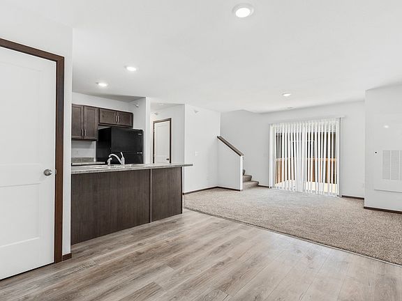 3rd image of 2109 E Anamosa St #5057338