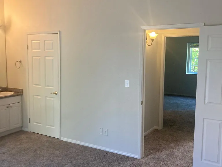 4627 Tilden Ave — Photo 8