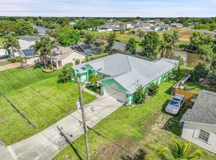 385 SW North Quick Cir, Port Saint Lucie, FL 34953