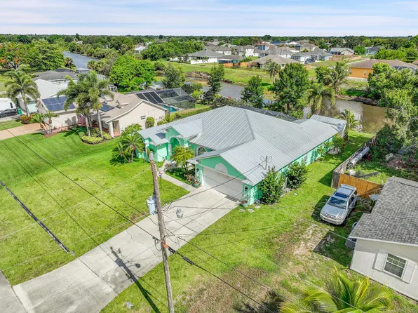 385 SW North Quick Circle, Port St Lucie, FL 34953