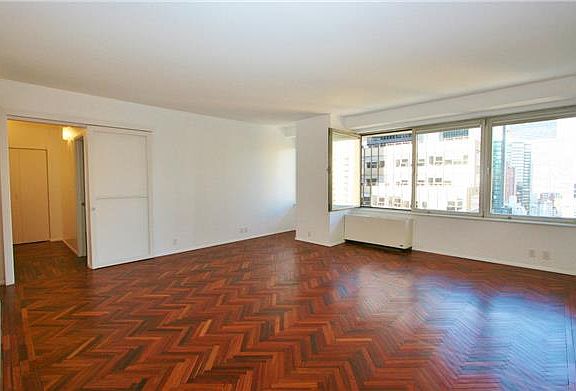 4th image of 216-218 E 47th St #23A