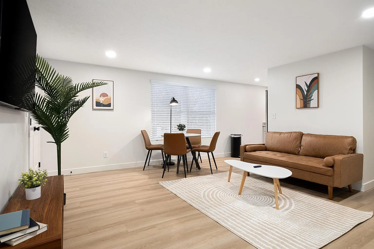 2 bed, 850 sqft, $1,799 — Photo 1